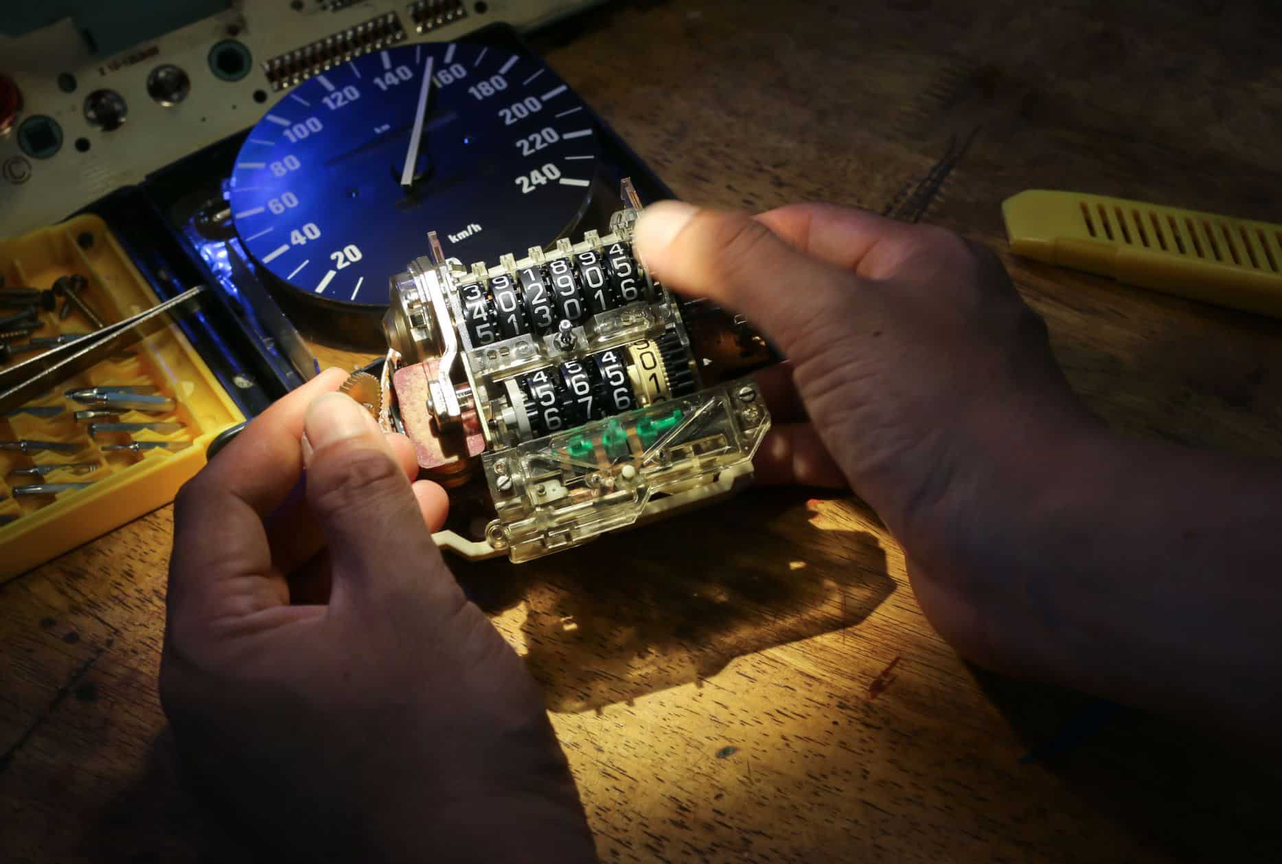 What Do I Do If a Dealer Sold Me A Car With Odometer Rollback?